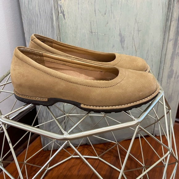 Lands' End Shoes - Lands end round toe comfort ballet flats size 5